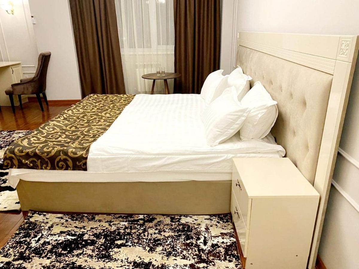 Gold Boutique Hotel Alma-Ata Buitenkant foto