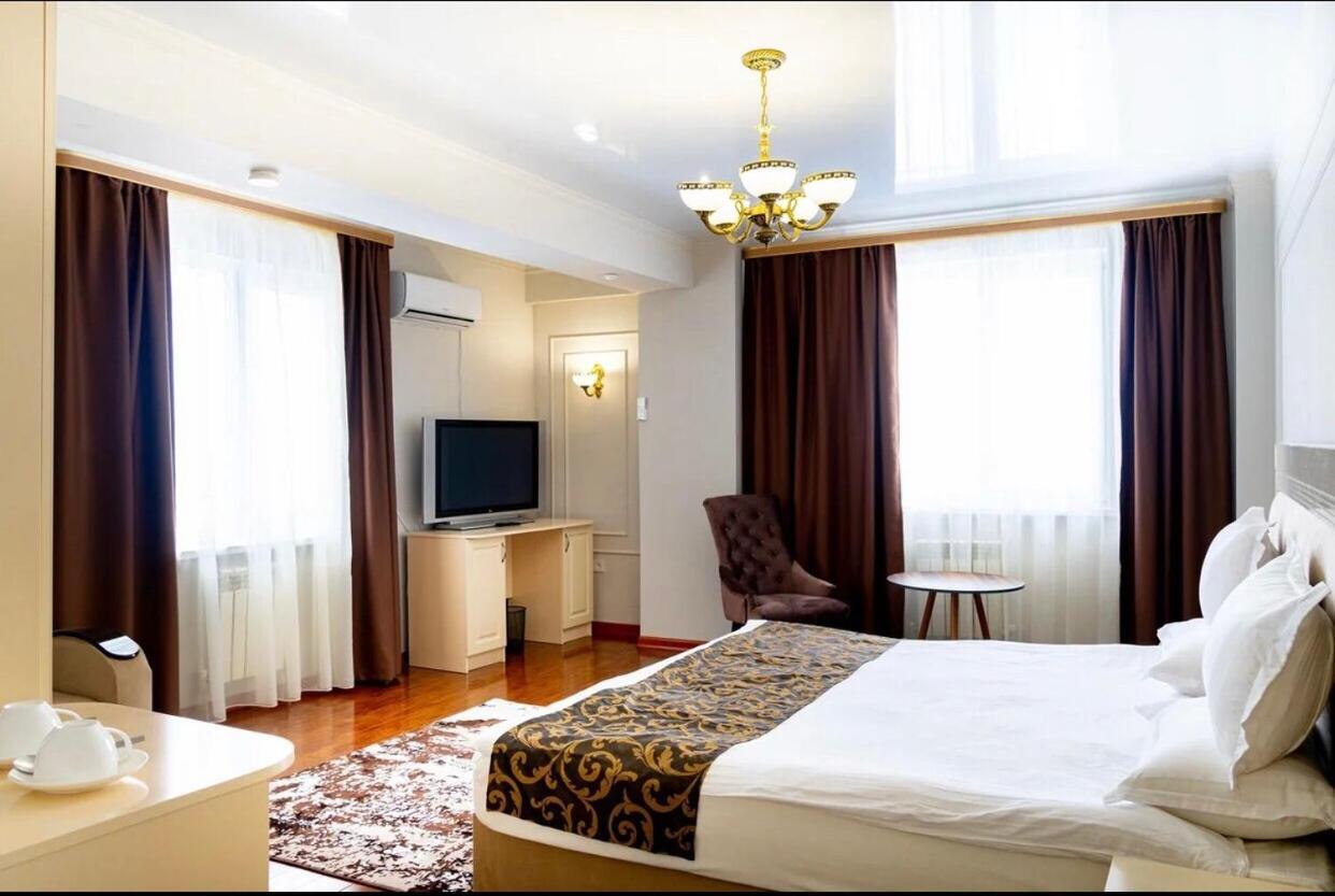 Gold Boutique Hotel Alma-Ata Buitenkant foto