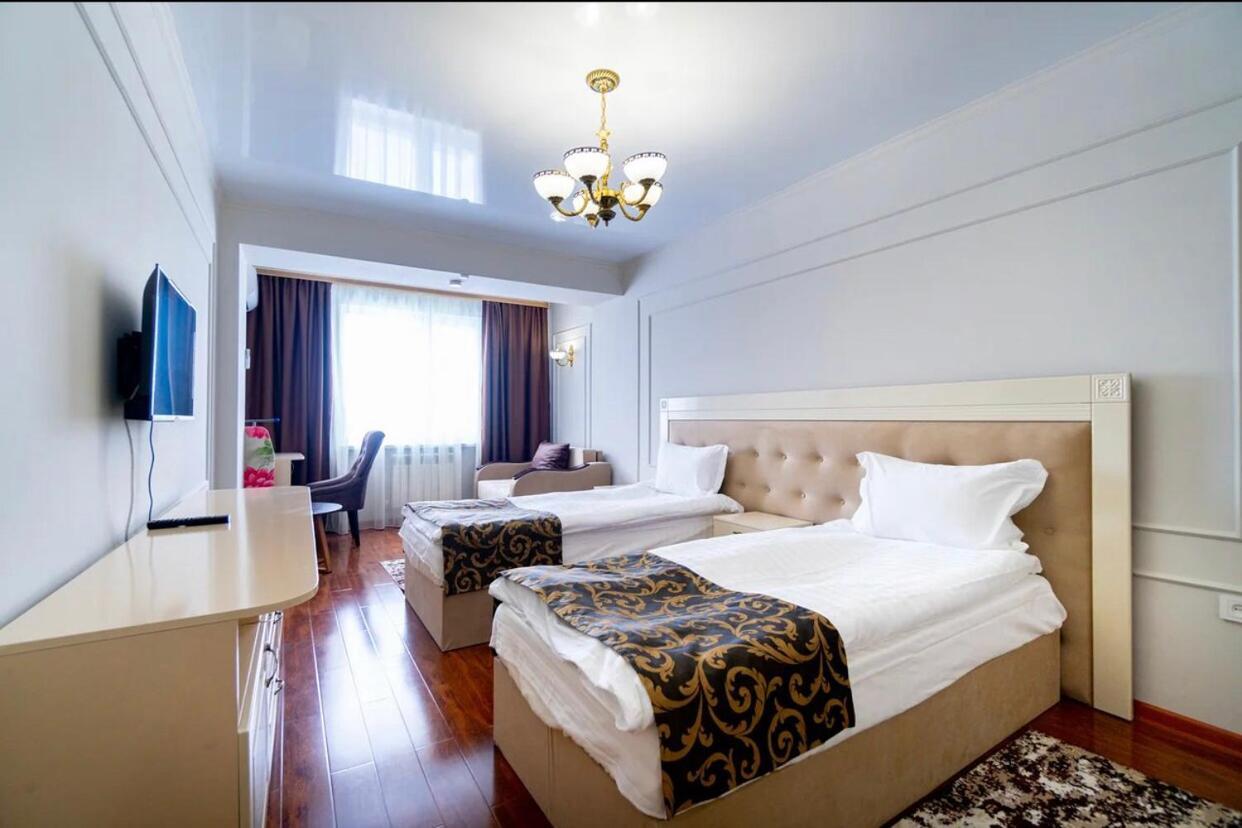 Gold Boutique Hotel Alma-Ata Buitenkant foto